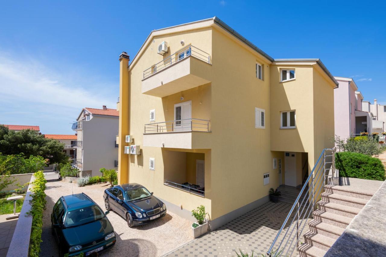 Apartment With Big And Free Private Parking Makarska Exterior photo